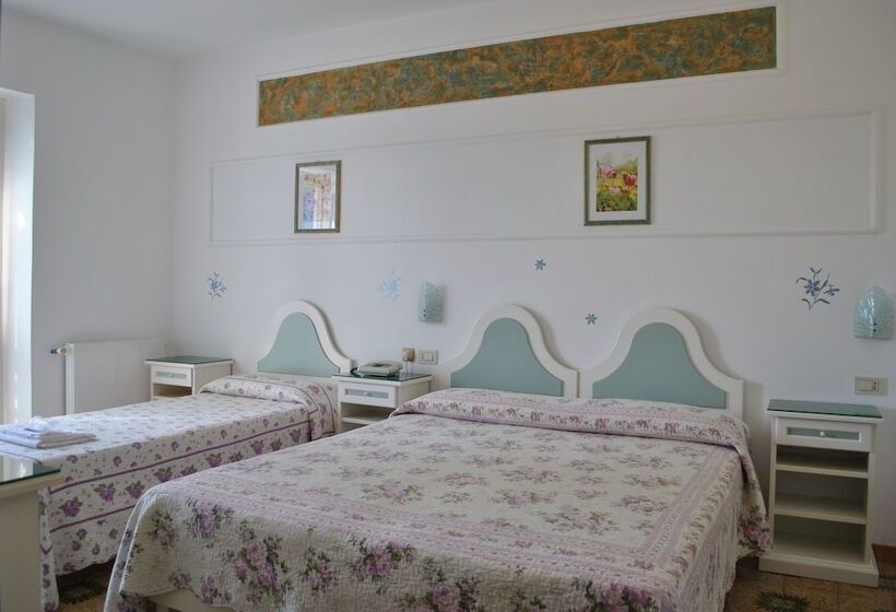 Economy Triple Room, Ristorante Borgo La Tana