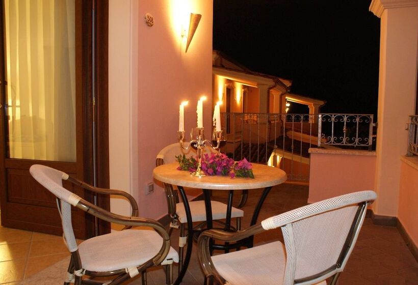 سوییت با چشم‌انداز دریا, Ristorante Borgo La Tana
