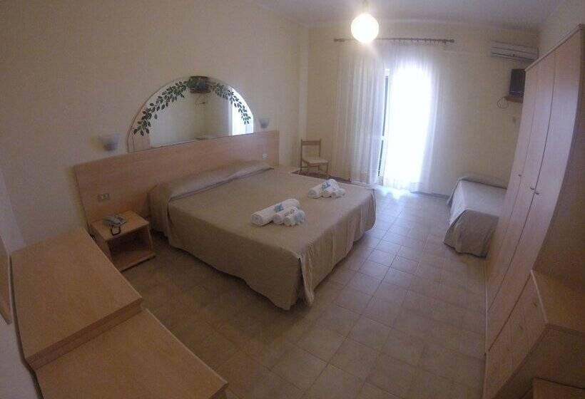 Standard Triple Room, Riviera