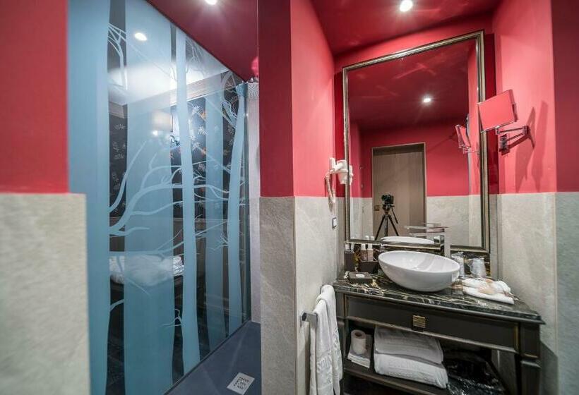 Prestige Junior Suite, Spinale