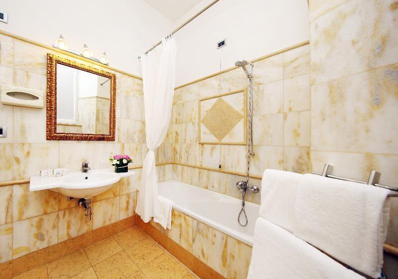 Quarto standart individual, Traiano