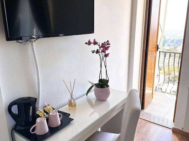 اتاق سوپریور چهار تخته, Villa Greta Hotel Rooms & Suites