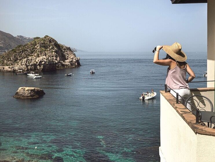 Deluxe Suite Sea View, Villa Sant Andrea, A Belmond Hotel, Taormina Mare