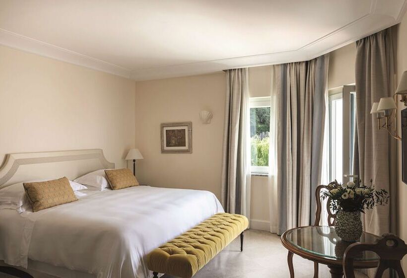 Deluxe Suite Sea View, Villa Sant Andrea, A Belmond Hotel, Taormina Mare