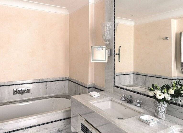 سوییت جونیور با چشم‌انداز دریا, Villa Sant Andrea, A Belmond Hotel, Taormina Mare