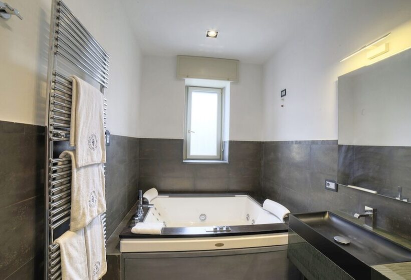 سوئیت رویال, Palazzo Confalone