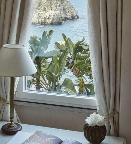 Chambre Supérieure Vue Mer, Villa Sant’andrea, A Belmond , Taormina Mare