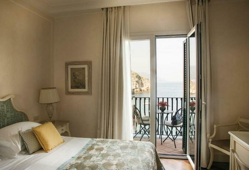 Chambre Supérieure Vue Mer, Villa Sant’andrea, A Belmond , Taormina Mare