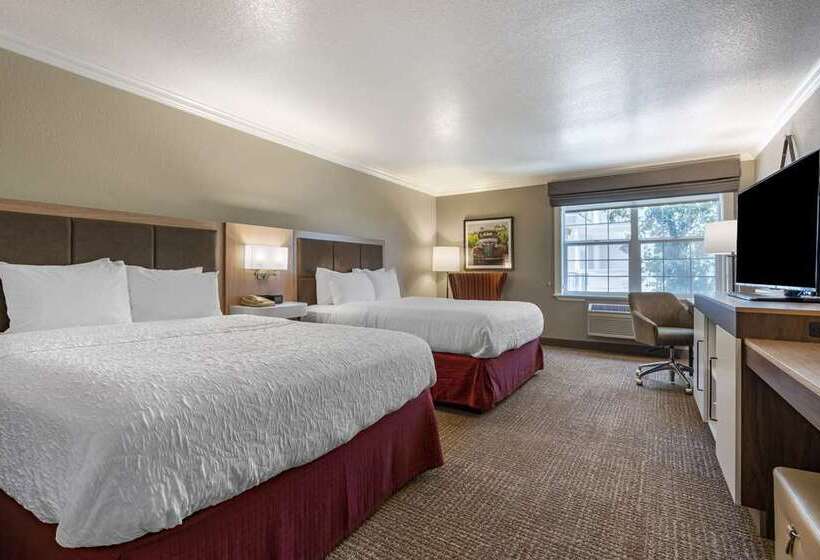 اتاق استاندارد با چشم‌انداز شهر, Hampton Inn Oakland Downtown City Center