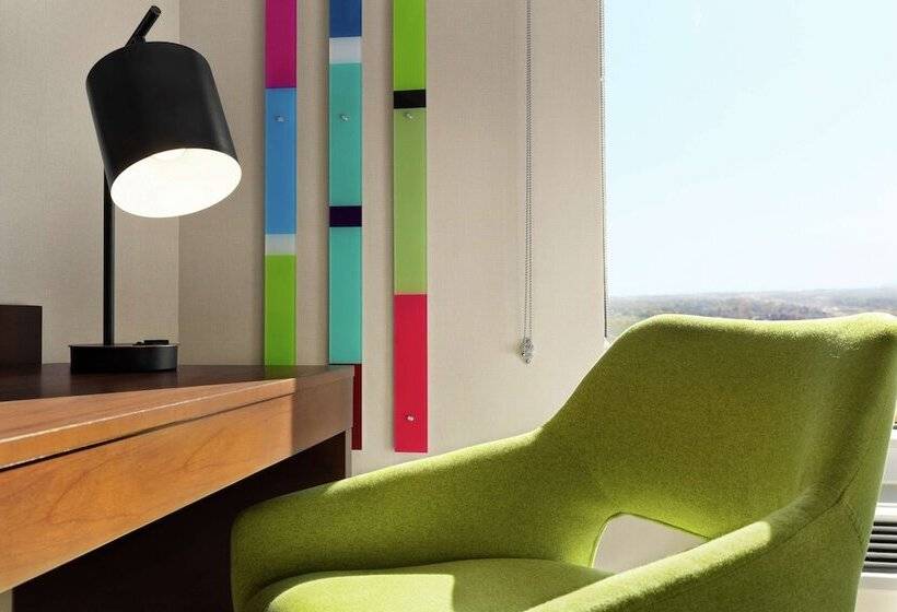 اتاق استاندارد با تخت بزرگ برای معلولان, Hampton Inn West Valley Salt Lake City