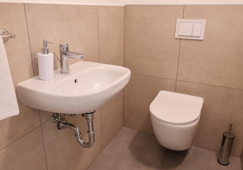 اتاق استاندارد با تخت بزرگ برای معلولان, Hampton Inn West Valley Salt Lake City