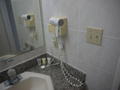 سوئیت با تخت بزرگ, Aquarius Beach Tower