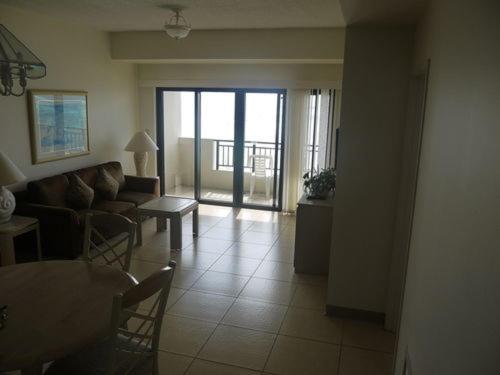 3 Bedroom Suite, Aquarius Beach Tower