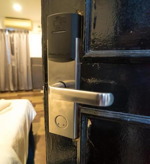 Номер Deluxe, V Hotel Johor Bahru