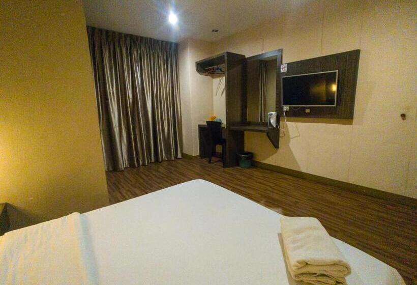 Номер Deluxe, V Hotel Johor Bahru