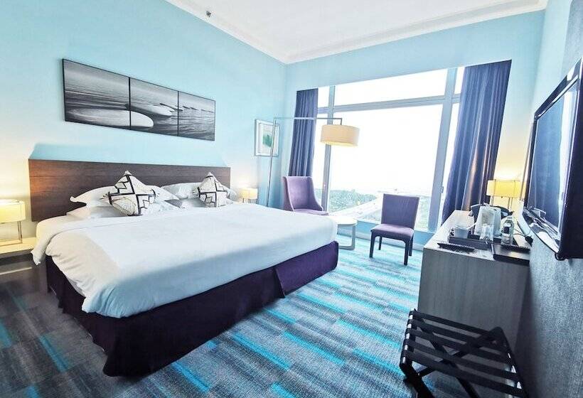 Executive Room Sea View, Thistle Johor Bahru