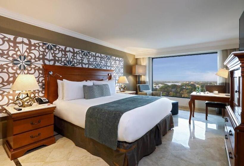 Executive Room King Size Bed, Villahermosa Marriott