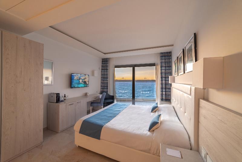 اتاق لوکس با چشم‌انداز دریا, Ramla Bay Resort