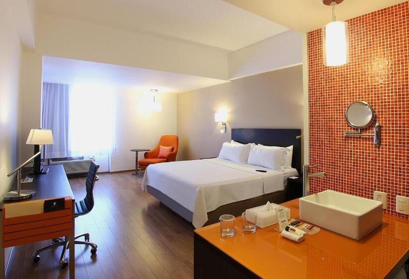 اتاق استاندارد با تخت بزرگ, Fiesta Inn Tlalnepantla