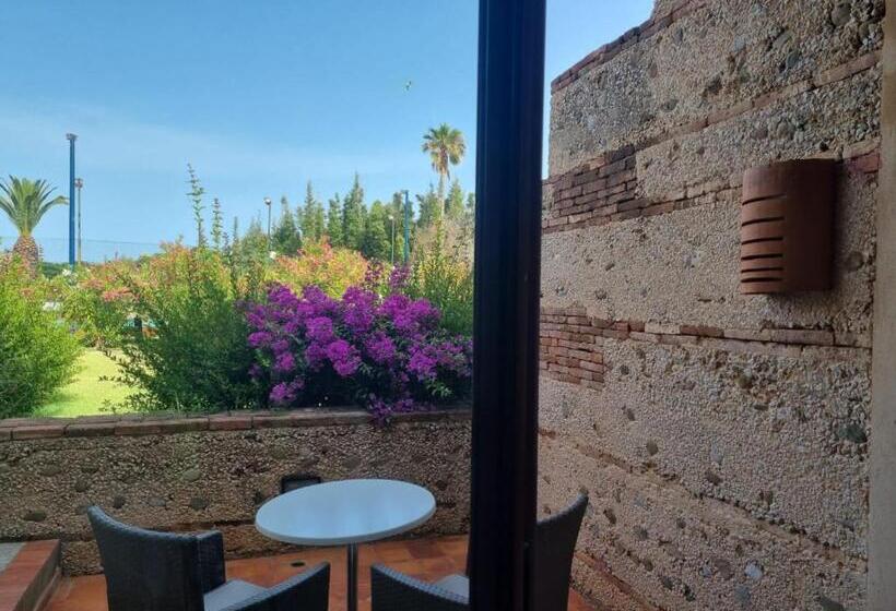 带花园景观的古典房间, Marina Smir Hotel & Spa