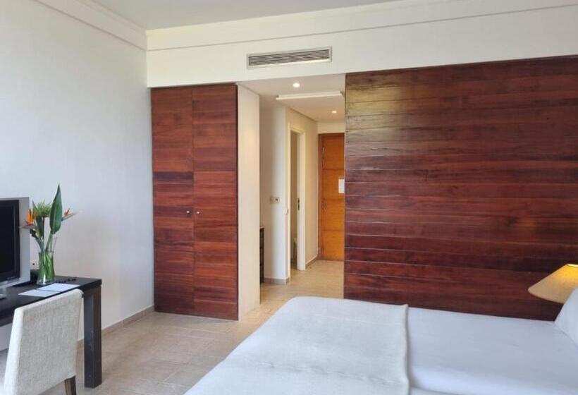 带花园景观的古典房间, Marina Smir Hotel & Spa