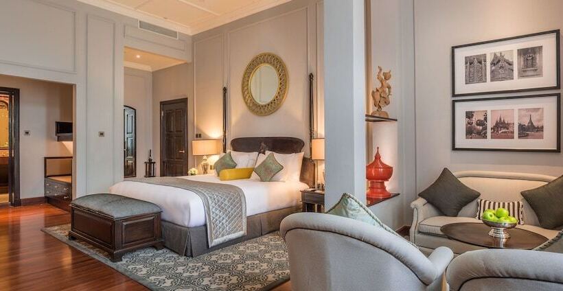 Deluxe Suite, The Strand Yangon