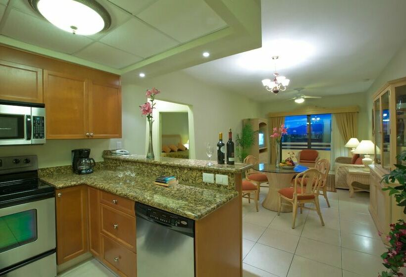 2 Bedroom Suite, Paradise Village