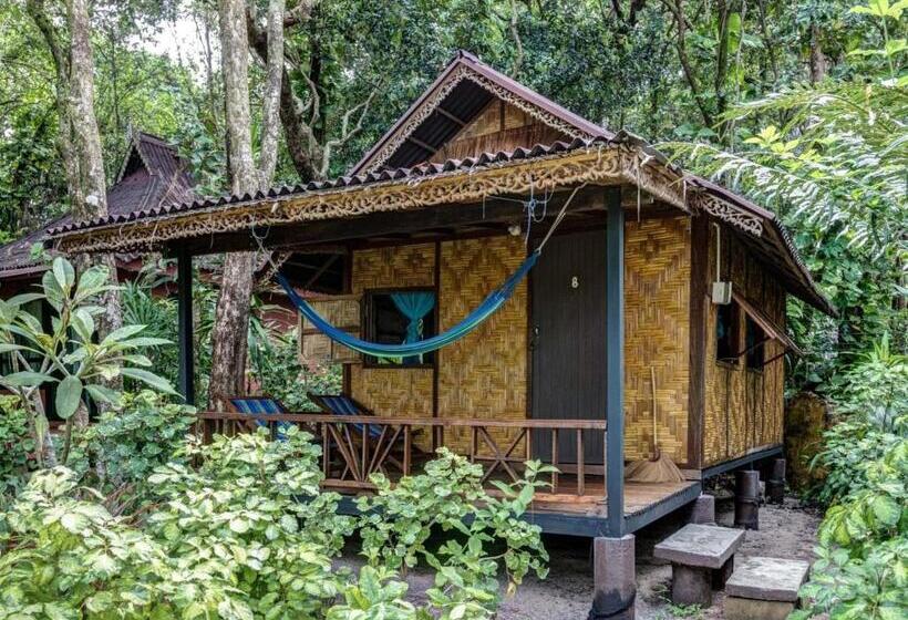 بانگلوی استاندارد با چشم‌انداز دریا, Bamboo Bungalows