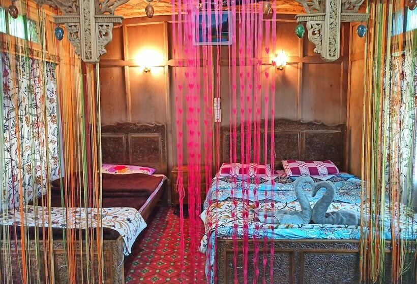 آپارتمان لوکس 1 خوابه, New Bul Bul Group Of Houseboats