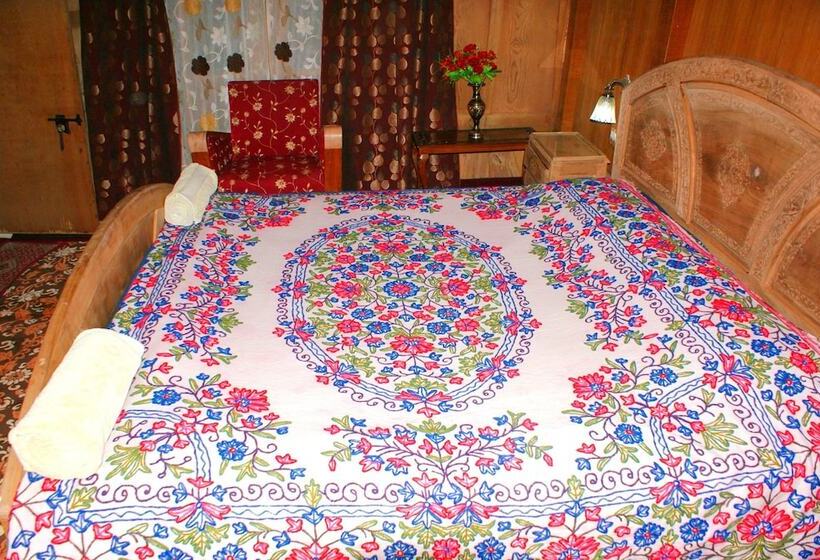 آپارتمان لوکس 1 خوابه, New Bul Bul Group Of Houseboats