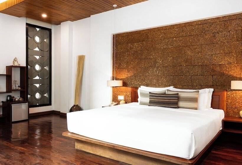 اتاق کلاسیک, Shintana Saya Residence