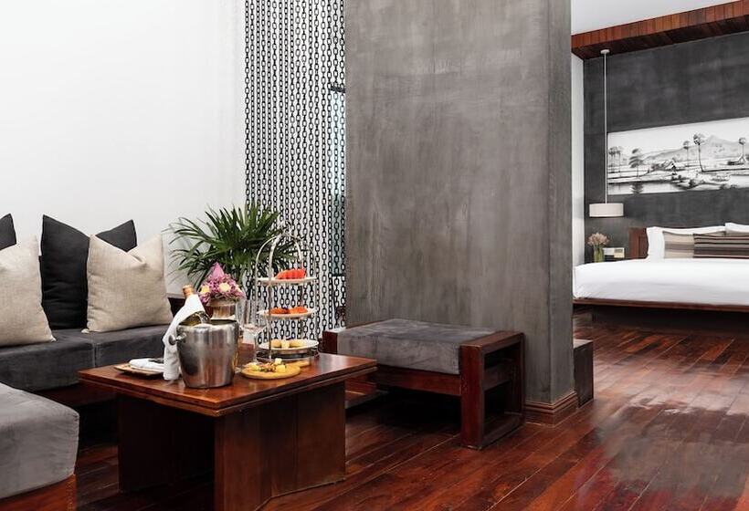 سوئیت رویال, Shintana Saya Residence