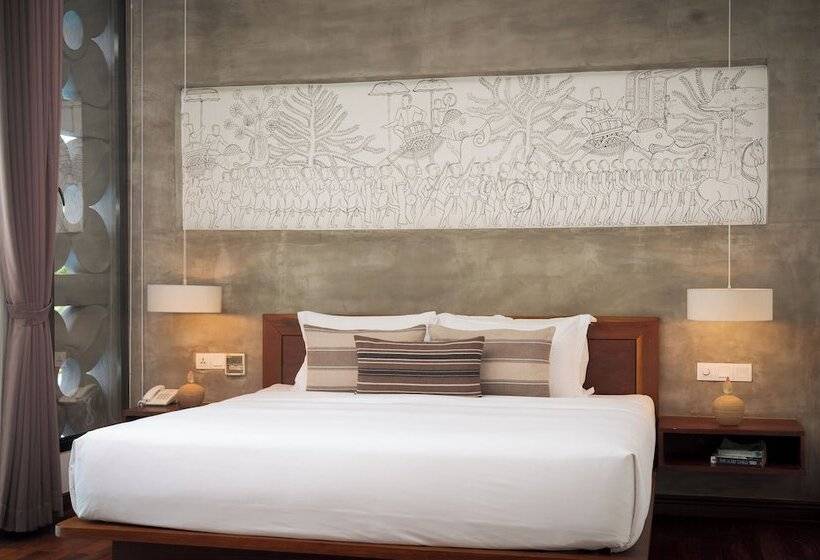 سوئیت رویال, Shintana Saya Residence