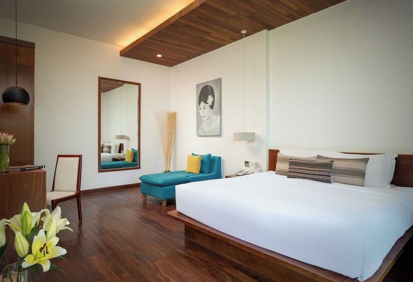 اتاق کلاسیک, Shintana Saya Residence