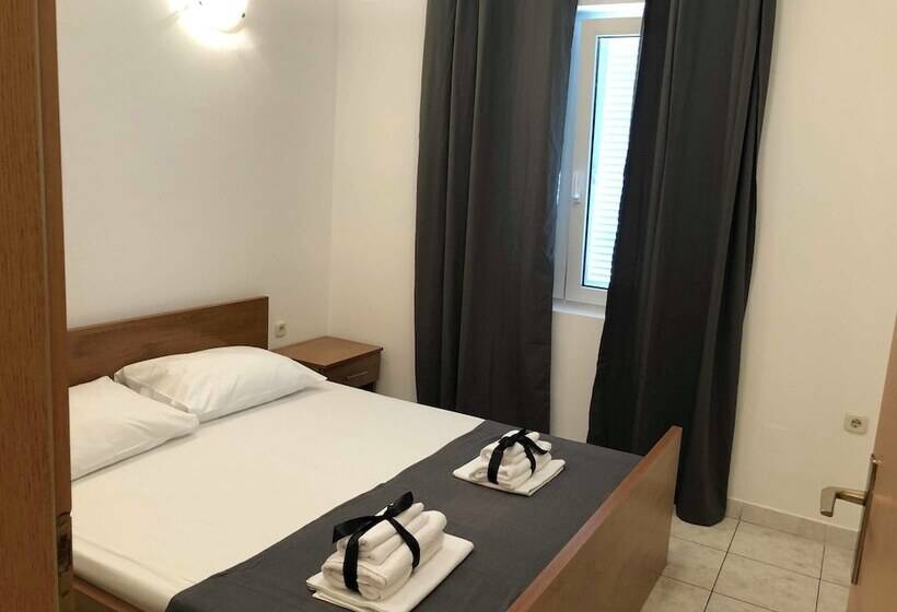 آپارتمان 1 خوابه با بالکن, Apartments Ana & Ita