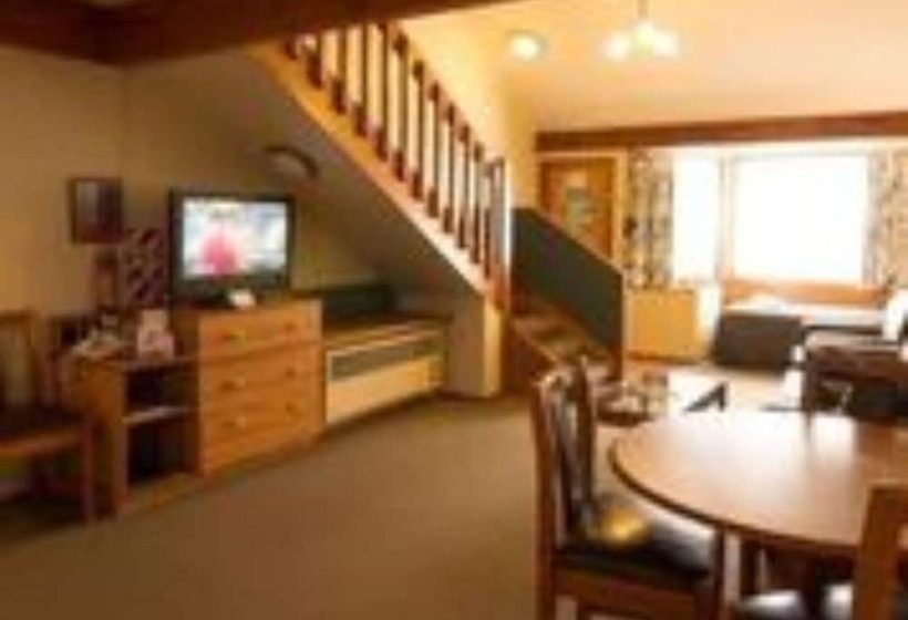 1 Bedroom Apartment, Balmoral Lodge Motel