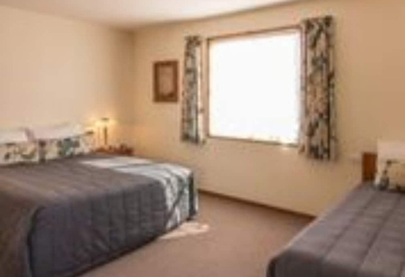 1 Bedroom Apartment, Balmoral Lodge Motel