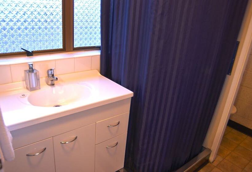 سوییت, Barcelona Motel