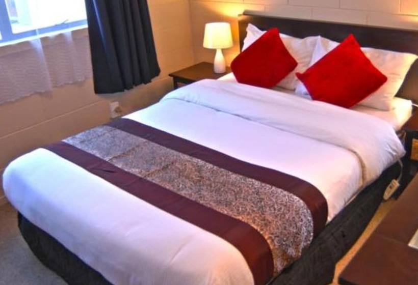 سوییت خانوادگی, Barcelona Motel
