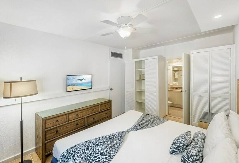 2 Bedroom Suite, Belair Beach