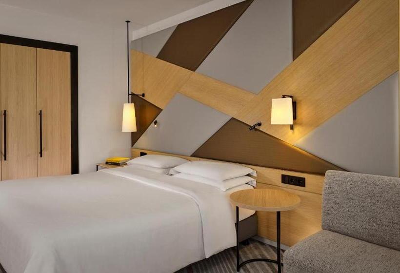اتاق لوکس با تخت بزرگ, Sheraton Amsterdam Airport Hotel And Conference Center