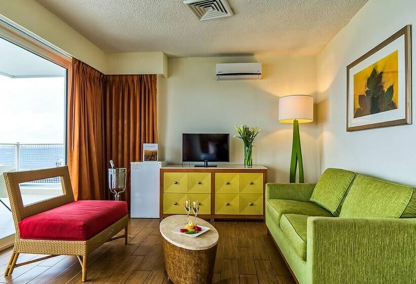 Club Room King Bed, Sunscape Curacao Resort Spa & Casino