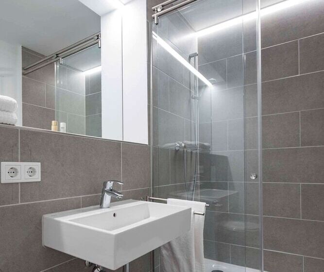 اتاق اکونومی, Flowers Hotels