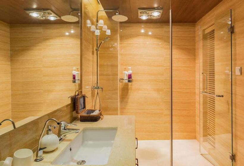 سوییت لوکس, Lijiang Sunshine Nali Inn