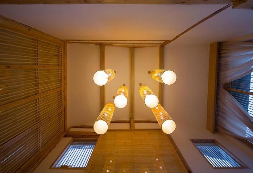 سوییت سوپریور, Lijiang Sunshine Nali Inn