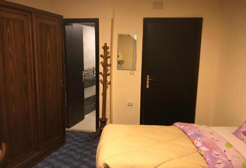 اتاق لوکس با چشم‌انداز, 3 Pyramids View Inn