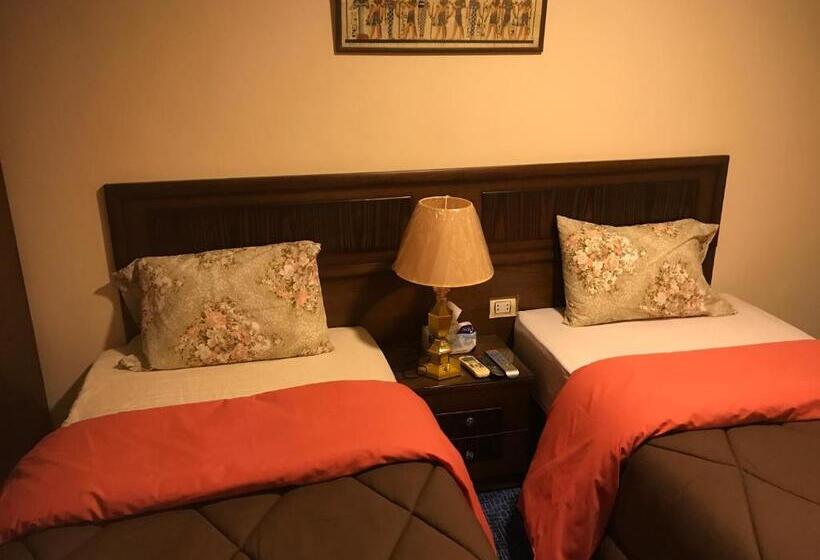 اتاق لوکس با چشم‌انداز, 3 Pyramids View Inn