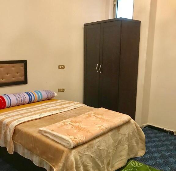 اتاق لوکس, 3 Pyramids View Inn