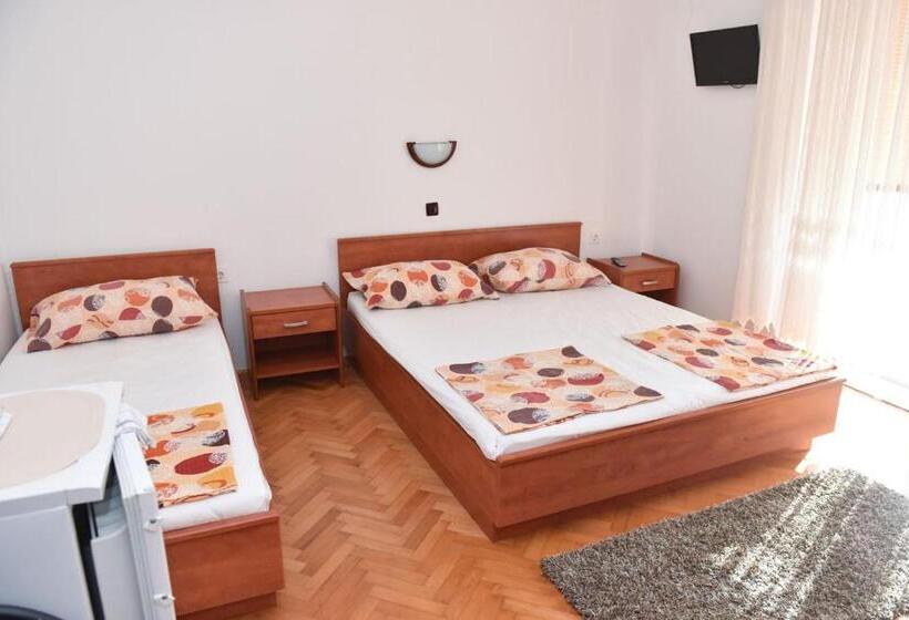 اتاق استاندارد با چشم‌انداز دریا, Apartmans And Rooms   Slavica