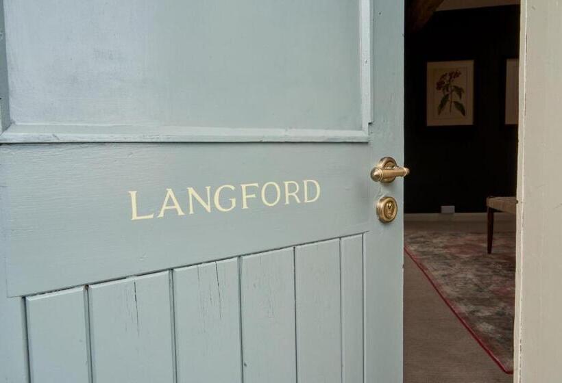 سوییت اجرایی, The Langford Inn